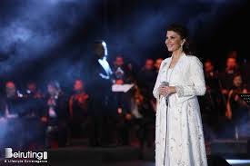 Festival des musiques sacrées de Fès: Majda Roumi illuminera la Place Bab Makina