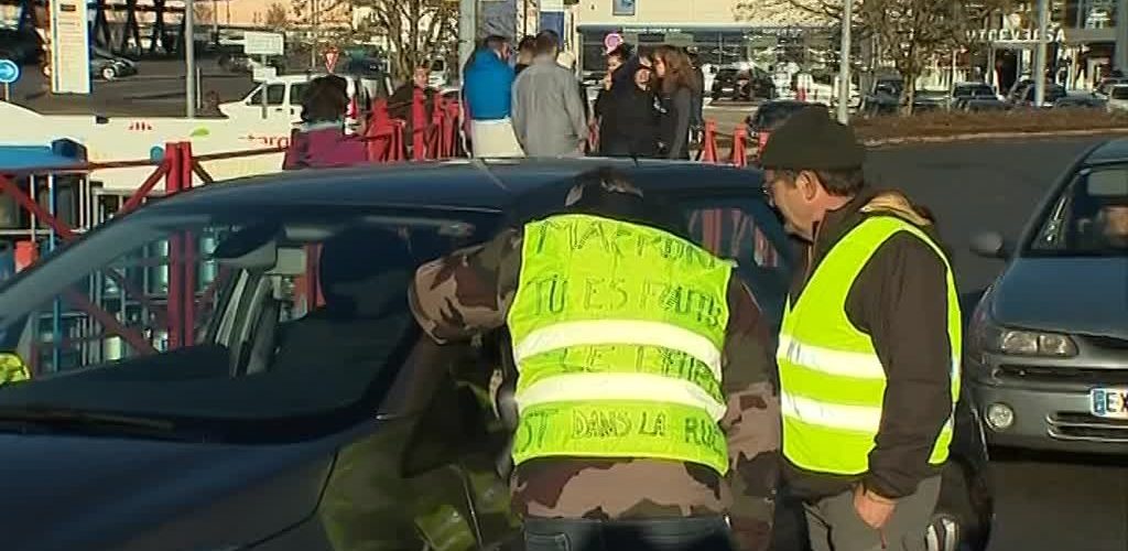 Pénurie de drogue : les dealers se plaignent des blocages des Gilets Jaunes qui freinent le trafic