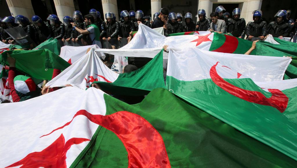 Algérie: deux candidatures déposées au Conseil constitutionnel