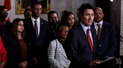 Justin Trudeau PM du Canada réagit. Dans un rare commentaire sur la situation aux États-Unis