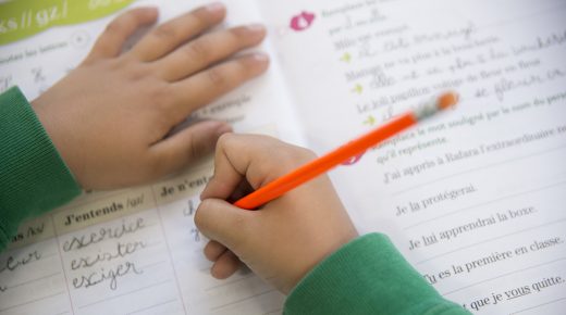 Ensemble de mesures pour aider les élèves ne pouvant pas suivre les cours à distance ?